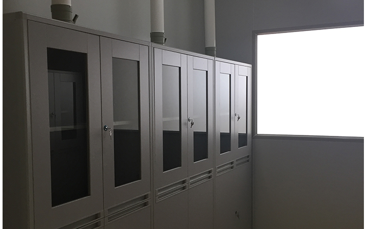 1574326621113483.jpg 無(wú)機(jī)化學(xué)試劑室.jpg