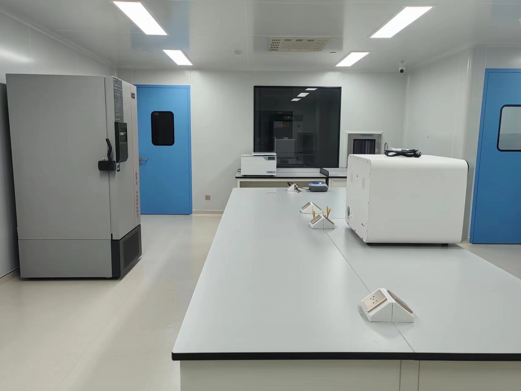 1733208587132094.jpg 樣品制備室2.jpg
